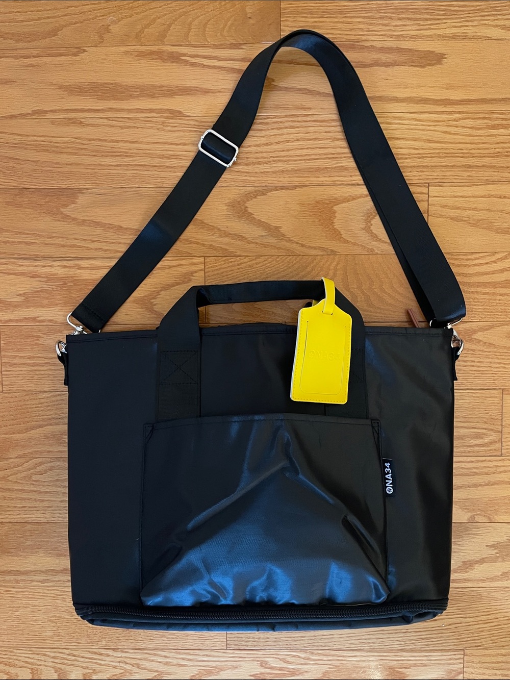 Travel tote bag